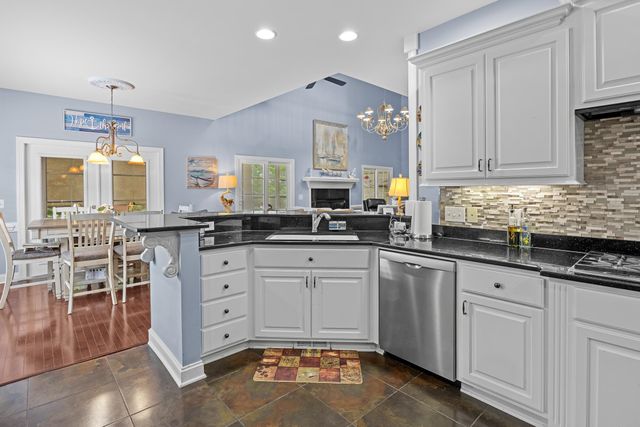 504 Sea Vista Ln., North Myrtle Beach, SC 29582