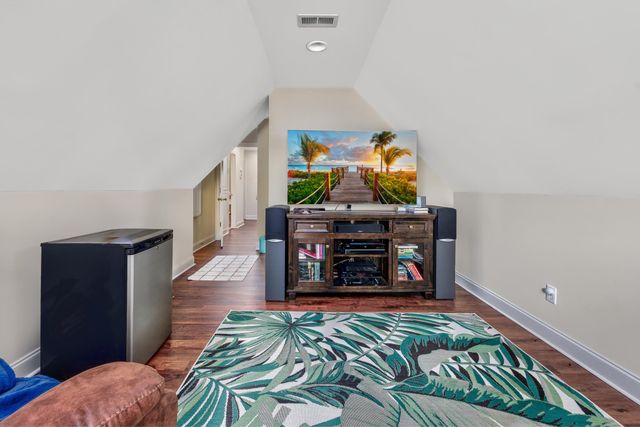 504 Sea Vista Ln., North Myrtle Beach, SC 29582