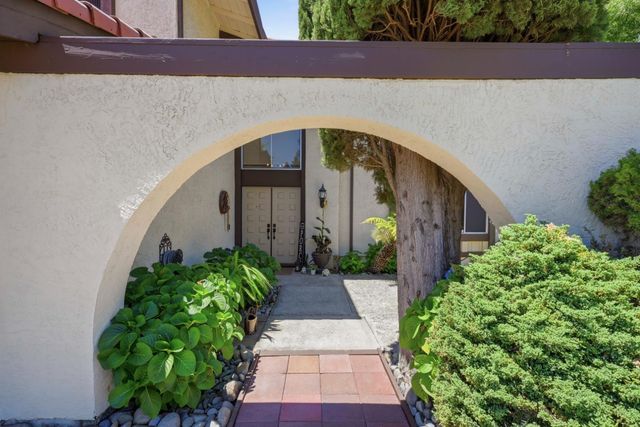8359 Newbridge Way, Citrus Heights, CA 95610