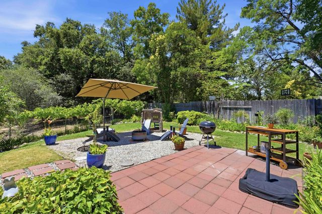 8359 Newbridge Way, Citrus Heights, CA 95610