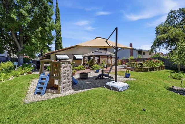 8359 Newbridge Way, Citrus Heights, CA 95610
