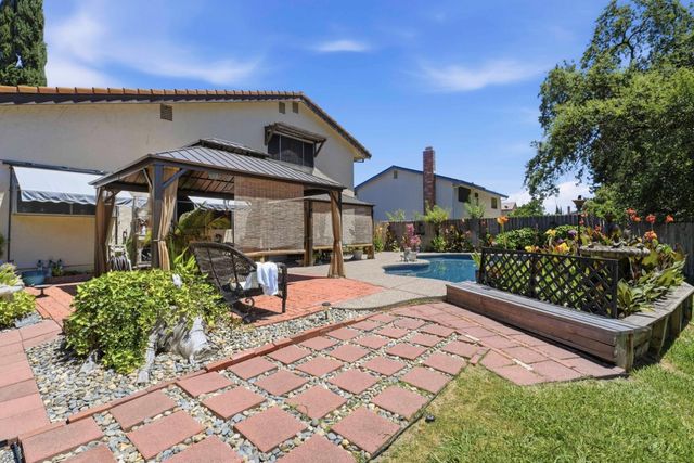 8359 Newbridge Way, Citrus Heights, CA 95610