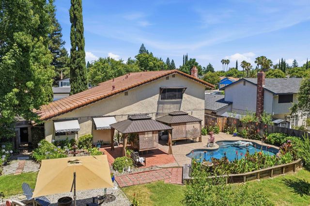 8359 Newbridge Way, Citrus Heights, CA 95610