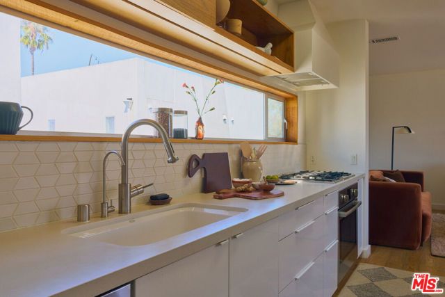 2204 Rosey Way, Los Angeles, CA 90026