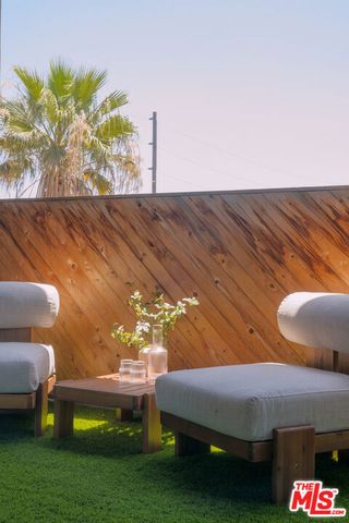 2204 Rosey Way, Los Angeles, CA 90026