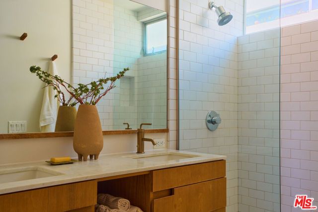 2204 Rosey Way, Los Angeles, CA 90026