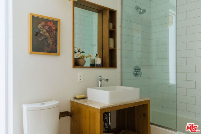 2204 Rosey Way, Los Angeles, CA 90026