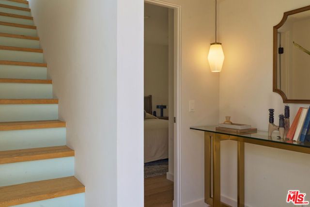 2204 Rosey Way, Los Angeles, CA 90026