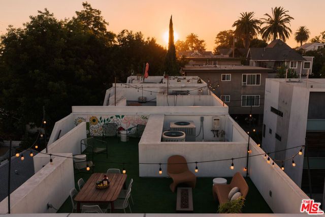 2204 Rosey Way, Los Angeles, CA 90026