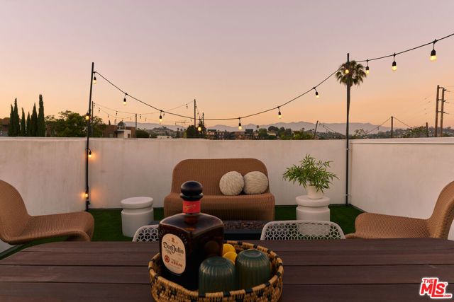 2204 Rosey Way, Los Angeles, CA 90026