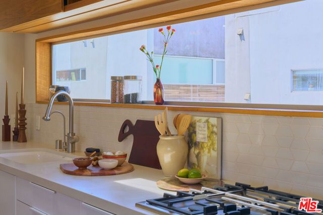 2204 Rosey Way, Los Angeles, CA 90026
