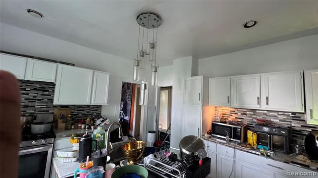 13825 Park Grove Street, Detroit, MI 48205