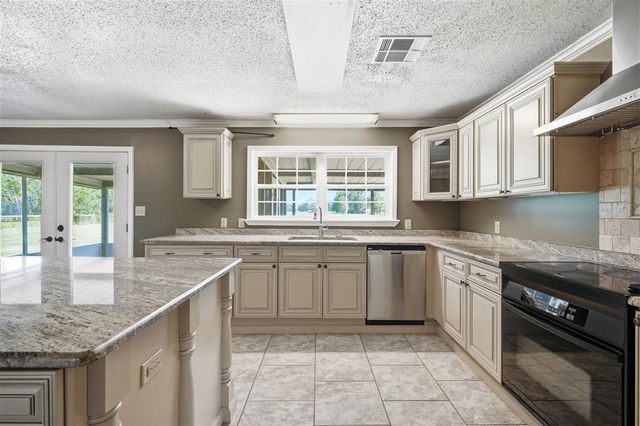 2854 Topsy Rd Road, Lake Charles, LA 70611