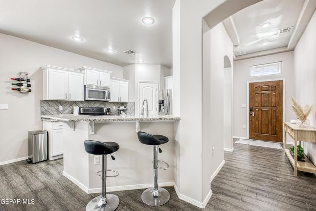 891 CEDAR PARK Avenue, Santa Teresa, NM 88008