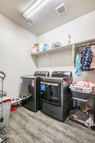 891 CEDAR PARK Avenue, Santa Teresa, NM 88008