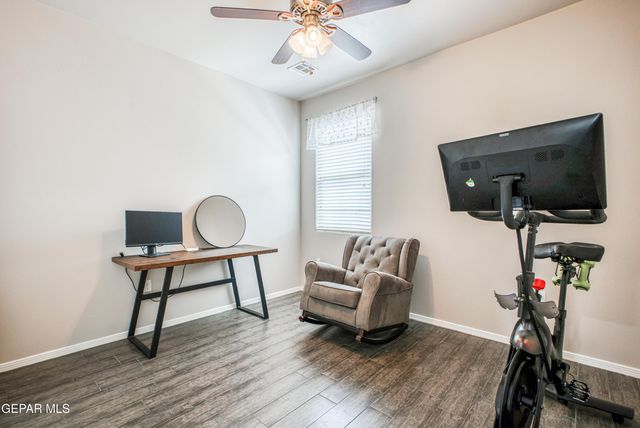 891 CEDAR PARK Avenue, Santa Teresa, NM 88008