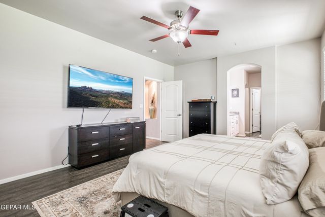 891 CEDAR PARK Avenue, Santa Teresa, NM 88008