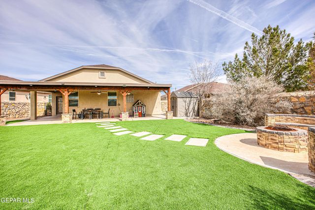 891 CEDAR PARK Avenue, Santa Teresa, NM 88008