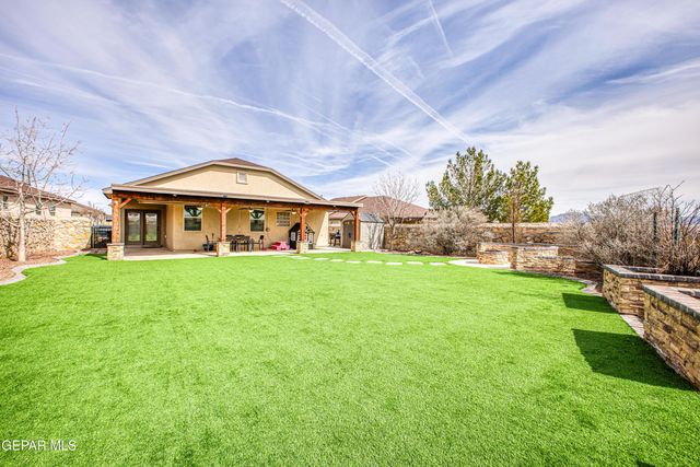 891 CEDAR PARK Avenue, Santa Teresa, NM 88008