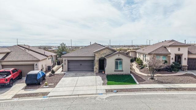 891 CEDAR PARK Avenue, Santa Teresa, NM 88008