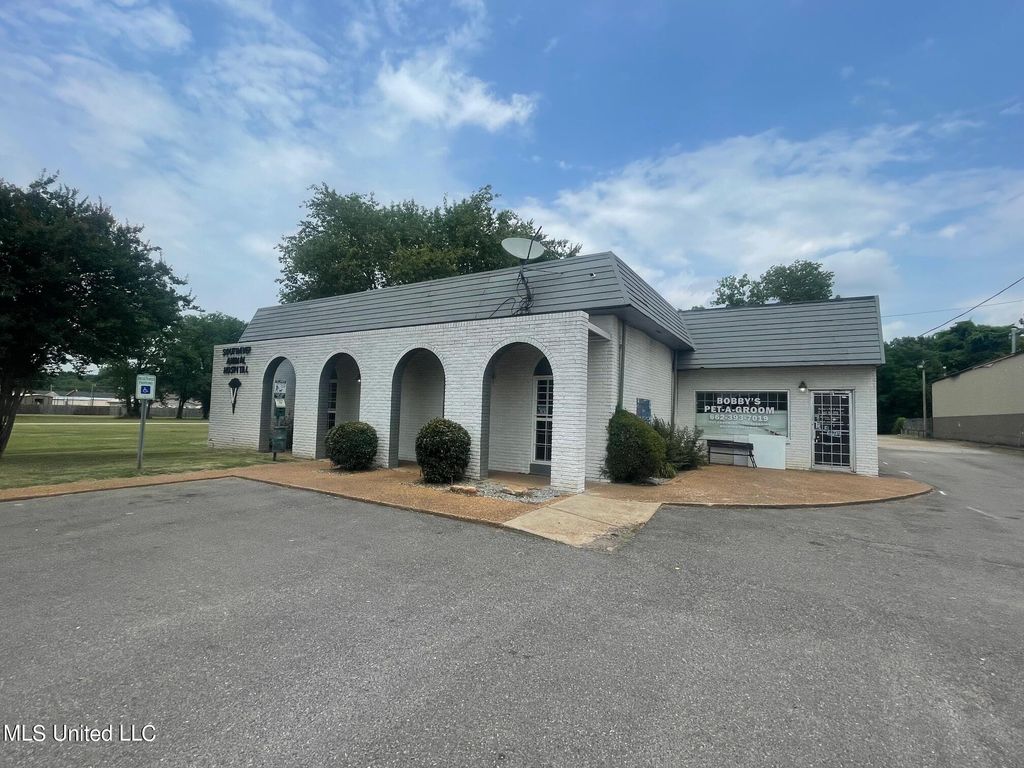 8840 N Highway 51, Southaven, MS 38671 — exterior