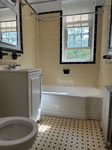 24 Concord Ave 312, Cambridge, MA 02138