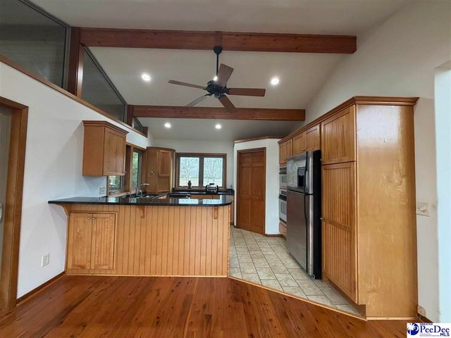 90 Roberts Ln, Salters, SC 29590