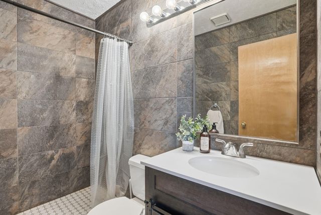 15806 E 23RD Ave, Spokane Valley, WA 99037