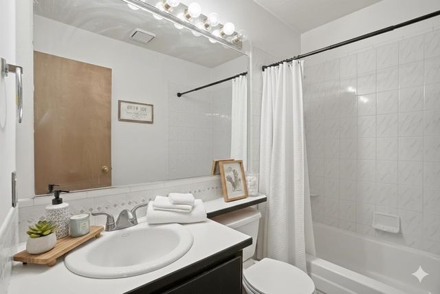 15806 E 23RD Ave, Spokane Valley, WA 99037