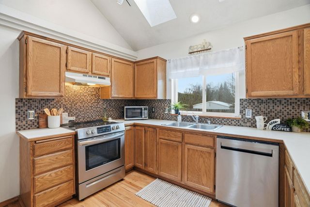 15806 E 23RD Ave, Spokane Valley, WA 99037