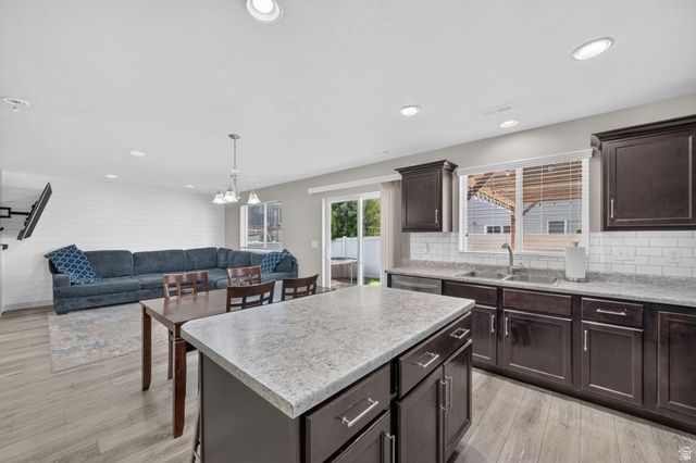 923 W STONEHAVEN DR, North Salt Lake, UT 84054
