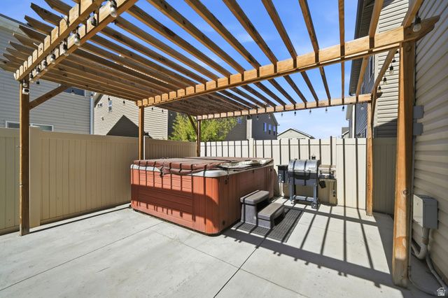 923 W STONEHAVEN DR, North Salt Lake, UT 84054