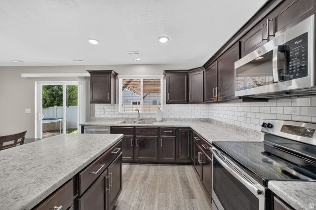 923 W STONEHAVEN DR, North Salt Lake, UT 84054
