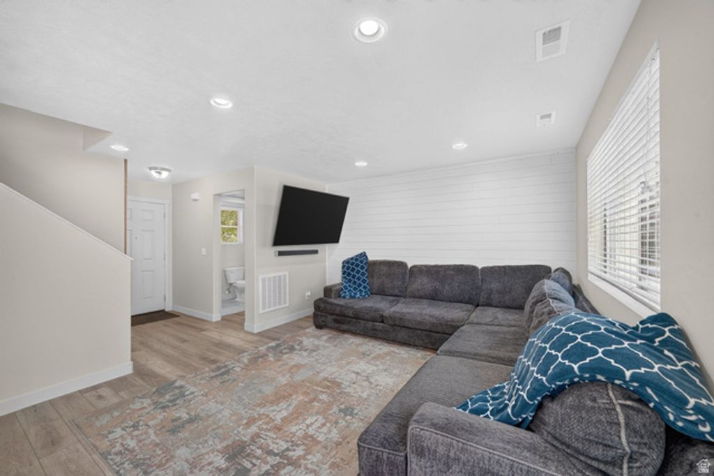923 W STONEHAVEN DR, North Salt Lake, UT 84054 — photo 3
