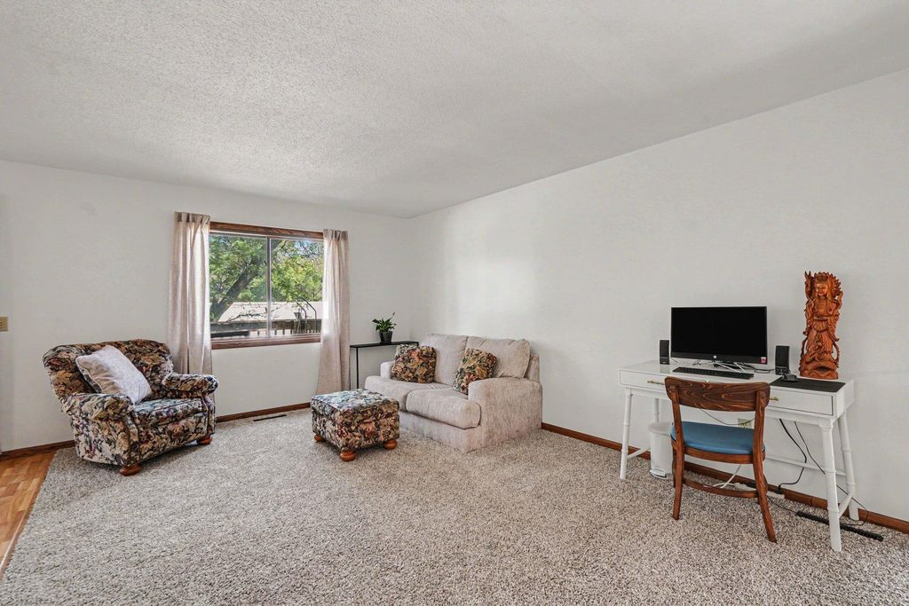 3916 Gershwin Avenue N, Oakdale, MN 55128 — photo 2