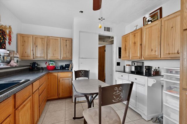 113 La Media Road SW, Albuquerque, NM 87105