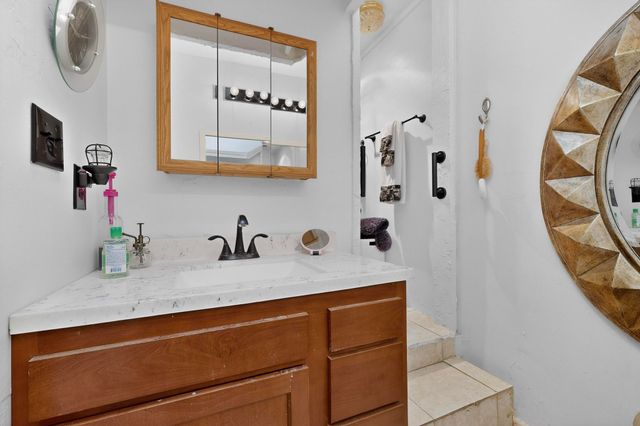 113 La Media Road SW, Albuquerque, NM 87105