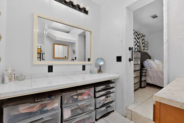 113 La Media Road SW, Albuquerque, NM 87105