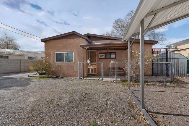 113 La Media Road SW, Albuquerque, NM 87105