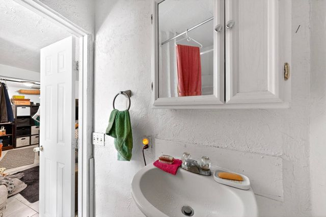 113 La Media Road SW, Albuquerque, NM 87105