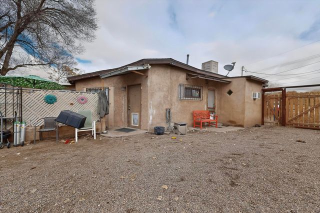 113 La Media Road SW, Albuquerque, NM 87105