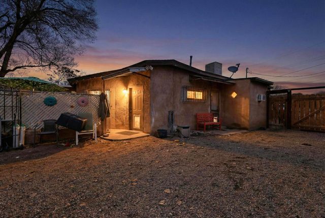 113 La Media Road SW, Albuquerque, NM 87105