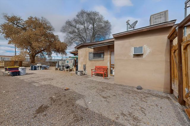 113 La Media Road SW, Albuquerque, NM 87105