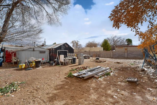 113 La Media Road SW, Albuquerque, NM 87105