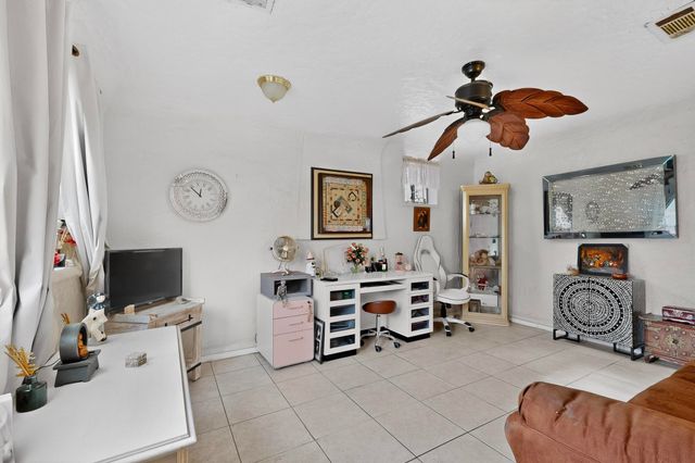 113 La Media Road SW, Albuquerque, NM 87105