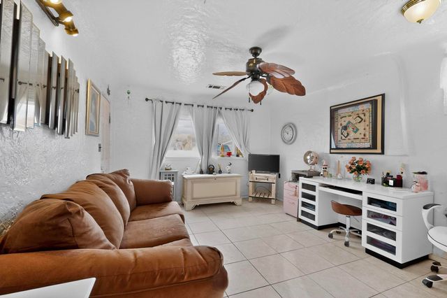 113 La Media Road SW, Albuquerque, NM 87105