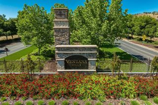 20121 Via Mirabel Drive, Clovis, CA 93619