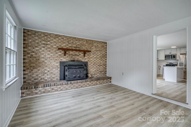 1500 19th Avenue Place NE, Hickory, NC 28601