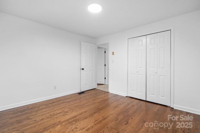 1500 19th Avenue Place NE, Hickory, NC 28601