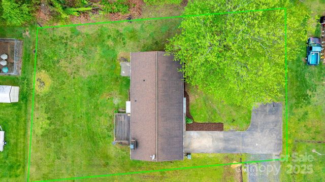 1500 19th Avenue Place NE, Hickory, NC 28601